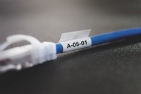 Labeltape Dymo XTL kabelwikkel 21mm zwart op wit 1 Stuk-2