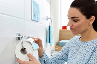 Toiletrolhouder met deksel tesa Smooz 1 Stuk-1