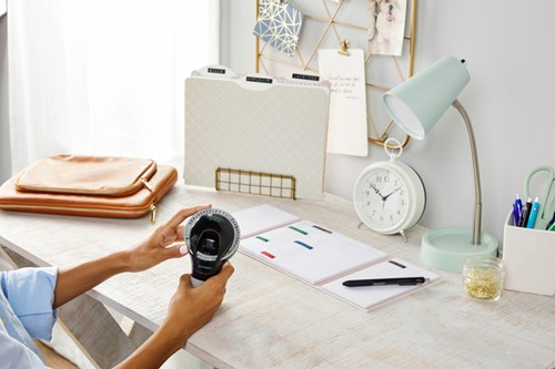 Relieftape Dymo embossing plastic 9mm zwart 1 Stuk-2